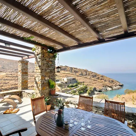 Charming Seafront In Kea Apartamento