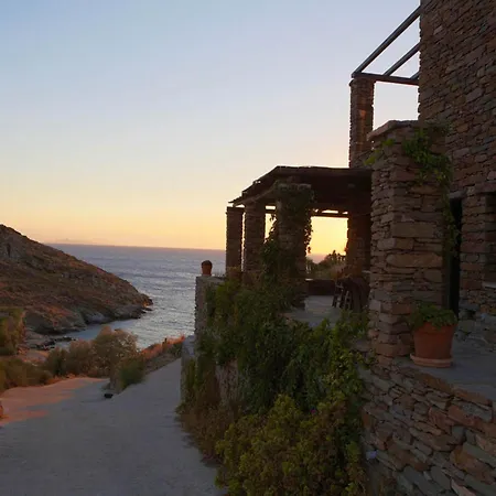 Charming Seafront In Kea Apartamento