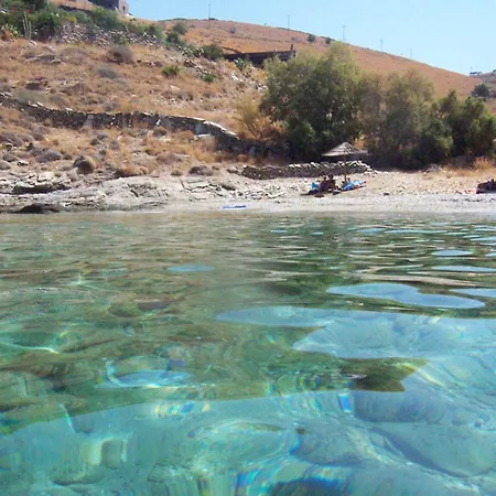 Charming Seafront In Kea *