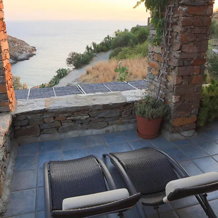 Charming Seafront In Kea Κορησσία