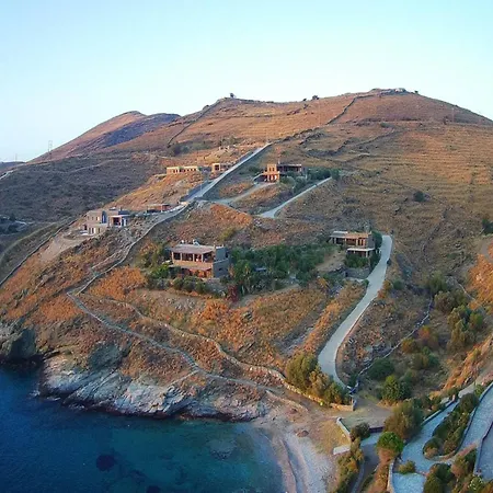 Charming Seafront In Kea Апартаменты *