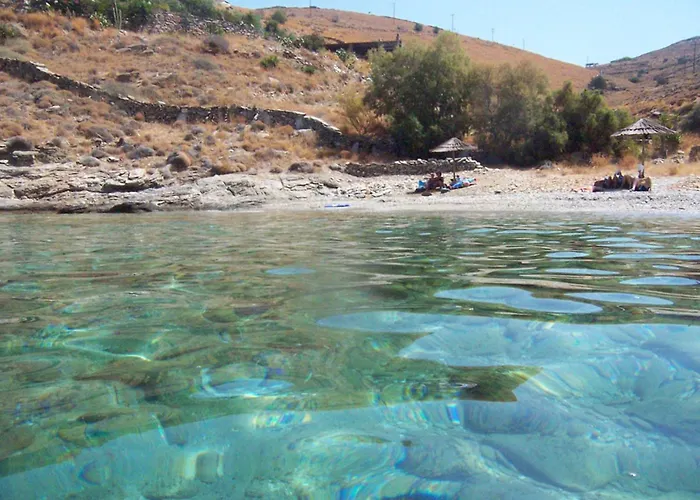 Charming Seafront In Kea *